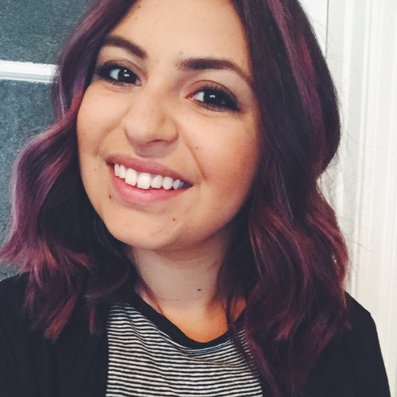 MEET THE POSHER: Brittney M. - Picture 4 of 4